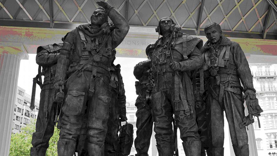 Talking statues DW 12/11/2014