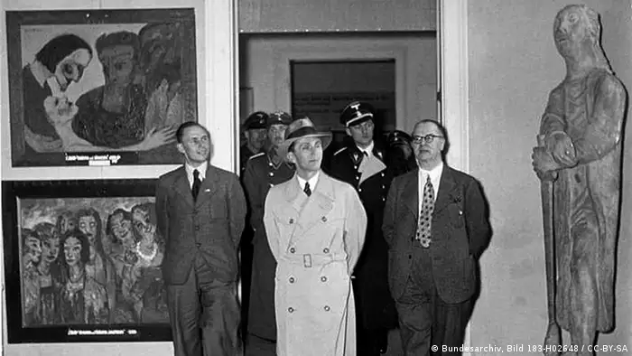 Ausstellung Entartete Kunst 1938 Fotograf unbekannt
Bundesarchiv, Bild 183-H02648 / CC-BY-SA