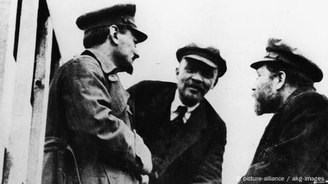 Die Köpfe der russischen Revolution: Trotzkij, Lenin und Kamenew (von links anch rechts), Foto aus dem Jahre 1920