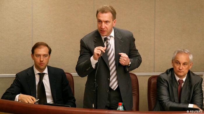 Игорь Шувалов (в центре), 2012 г.