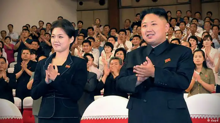Kim Jong Un mit Begleiterin
