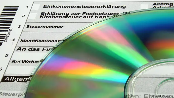 Deutschland Symbolbild Steuer CD und Steuererklärung. babimu - Fotolia