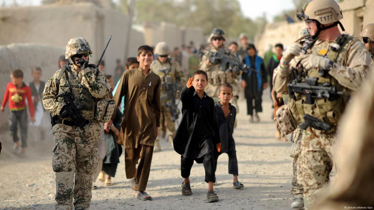 Afghan civilians 'beheaded' – DW – 08/27/2012