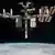 Redaktionshinweis: Bild nur zur redaktionellen Berichterstattung und bei Nennung "NASA"! +++ Das von der US-Luft- und Raumfahrtbehoerde NASA veroeffentlichte Handout zeigt die Internationale Raumstation ISS mit einem angekoppelten Space Shuttle (Foto vom 24.05.11). (zu dapd-Text) Foto: NASA/dapd