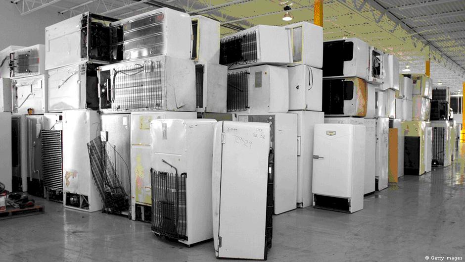 Fridge recycling DW 01/04/2011