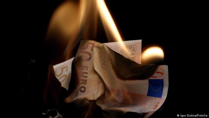 euro money on fire © Igor Dutina #3757699