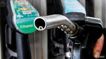 Zapfhahn an einer Tankstelle (Foto: dapd)
