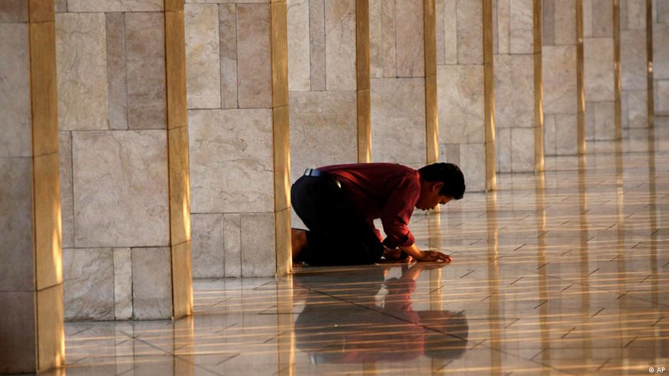 Religious intolerance DW 02/26/2013