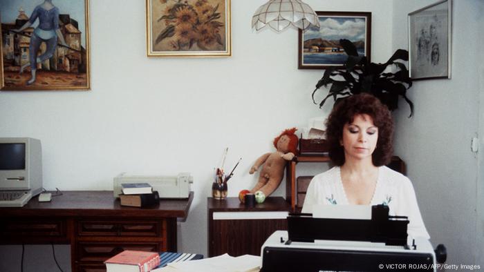 Isabel Allende Schriftstellerin Autorin 1985 (VICTOR ROJAS/AFP/Getty Images)