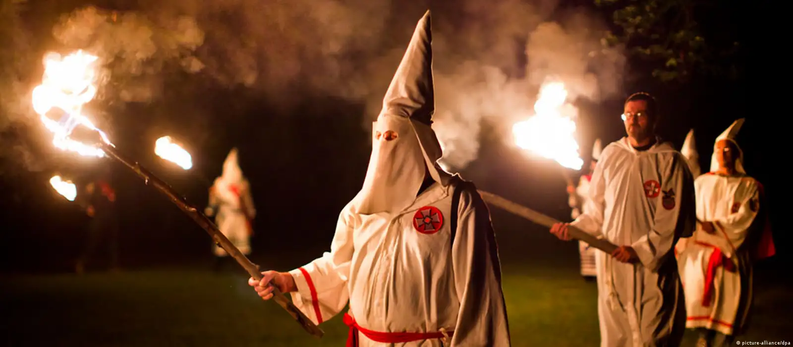 Anonymous attempt to out KKK falls flat – DW – 11/06/2015