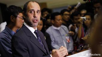 UN-Sonderberichterstatter Tomas Ojea Quintana bei einer Pressekonferenz (Foto: REUTERS/Soe Zeya Tun)