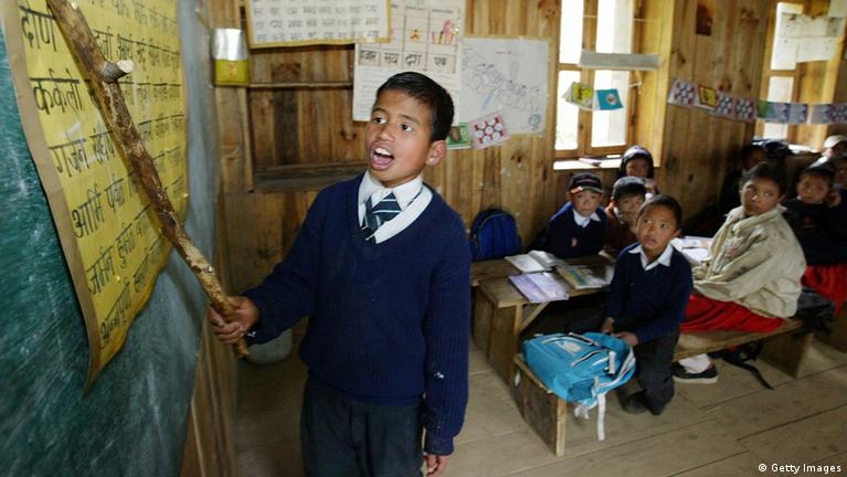 Reabren las escuelas en Nepal tras el terremoto