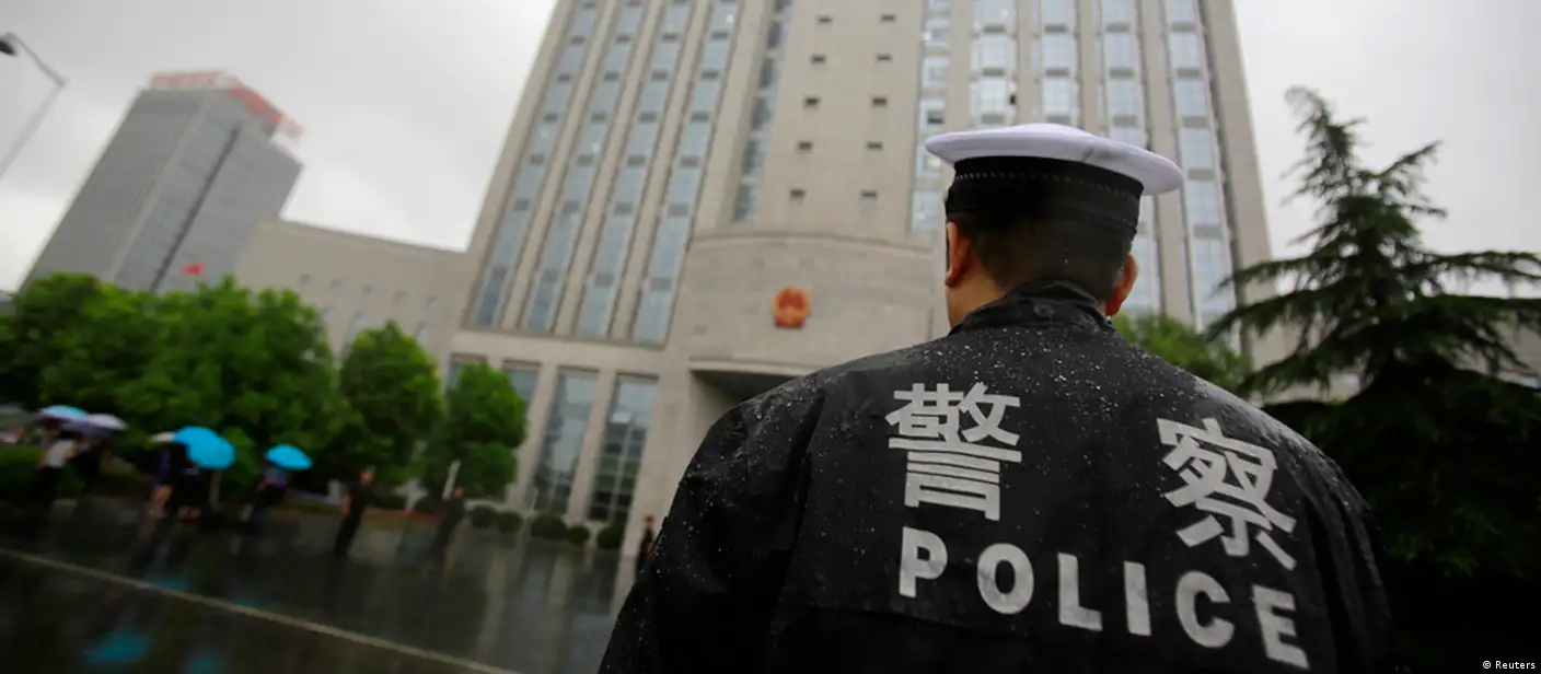 紅色暗箱操作」 – DW – 2012年8月9日