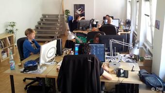 Spieleentwickler im Büro von Jo-Mei (Foto: Theresa Tropper)