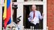 Wikileaks-Gründer Assange spricht vom Balkon der Botschaft Ecuadors in London (Foto: Reuters) Wikileaks-Gründer Assange spricht vom Balkon der Botschaft Ecuadors in London (Foto: Reuters)