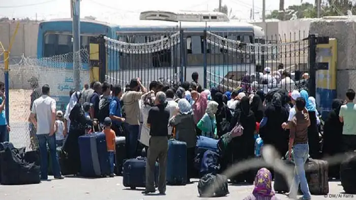 Main title/ Subject: Sinai events cast a shadow on the people of Gaza Photo title: There are more than 40 thousand Palestinians from patients and stays owners, students, and are registered in the statements of interests and the Interior Ministry to travel through the Rafah crossing Place and Date: Rafah crossing from the Palestinian side - 26/08/2012 Copy Right/ Photographer: shawgy al farra Die Bilder haben wir von unserem Korrespondenten in Gaza, Shawky Farra bekommen.