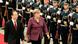 Bundeskanzlerin Angela Merkel schreitet mit dem chinesischen Premier Wen Jiabao in Peking eine Ehrengarde ab (Foto:AP/dapd) Bundeskanzlerin Angela Merkel schreitet mit dem chinesischen Premier Wen Jiabao in Peking eine Ehrengarde ab (Foto:AP/dapd)