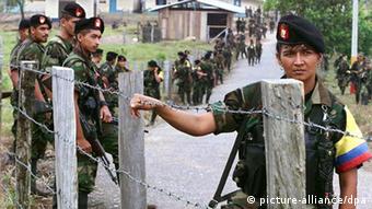 Guerillas der Rebellenorganisation FARC (Foto: dpa)