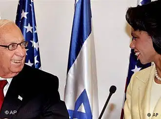 6月19日，美国国务卿赖斯（右）在耶路撒冷与总理沙龙（左）会谈