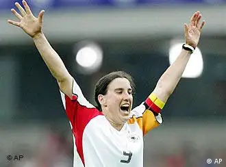 队长普林茨是德国女足获胜的最大功臣
