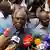 Angola's President Jose Eduardo dos Santos (C) REUTERS/Siphiwe Sibeko (ANGOLA - Tags: POLITICS ELECTIONS MEDIA)