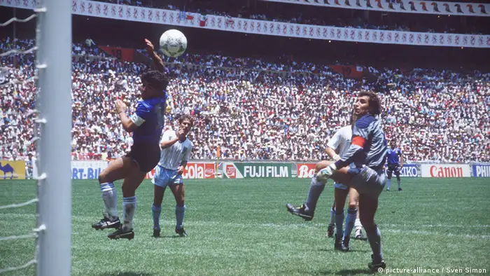 Diego Maradona Argentinien 1986 Hand Gottes Tor England WM 