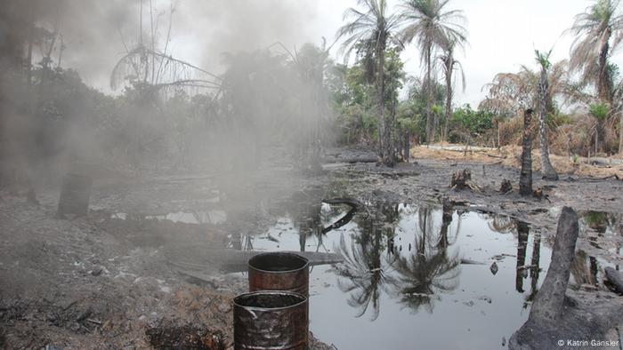 Ein Paar Liter Von Nigerias Ol Reichtum Nachrichten Analysen Der Globale Blick Auf Schlagzeilen Dw 10 12 12