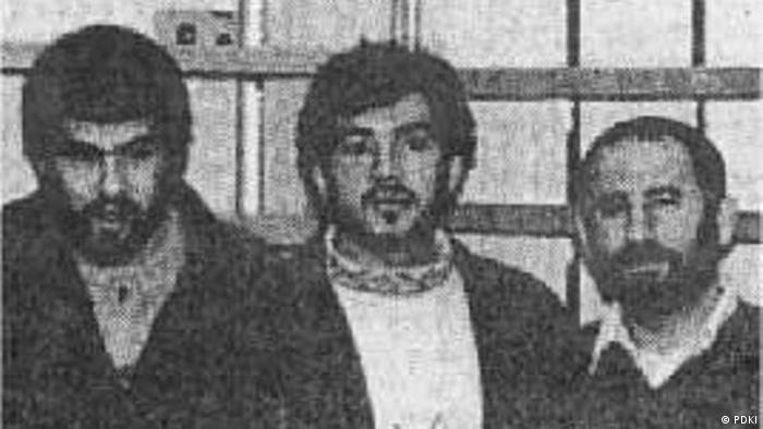 کاظم دارابی (راست) در کنار دو تروریست لبنانی. دارابی پس از ۲۰ سال زندان آزاد و راهی ایران شد و از سوی مسئولان جمهوری اسلامی مورد تقدیر قرار گرفت