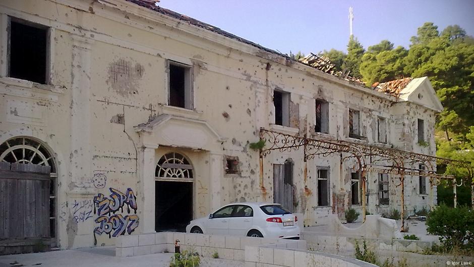 Kupari, devastirani ostaci nekadašnjeg vojnog odmarališta