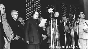 Mao Tse-tung bei der Gründung der Volksrepublik China