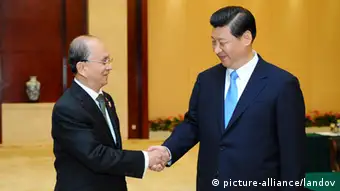 NANNING, Sept. 21, 2012 (Xinhua) -- Chinese Vice President Xi Jinping (R) meets with Myanmar President U Thein Sein in Nanning, capital of south China's Guangxi Zhuang Autonomous Region, Sept. 21, 2012. (Xinhua/Xie Huanchi) (lfj) XINHUA /LANDOV Keine Weitergabe an Drittverwerter.