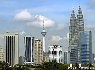 吉隆坡会议决定东亚峰会每年召开一次