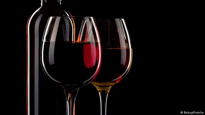 Rotwein mit Glas