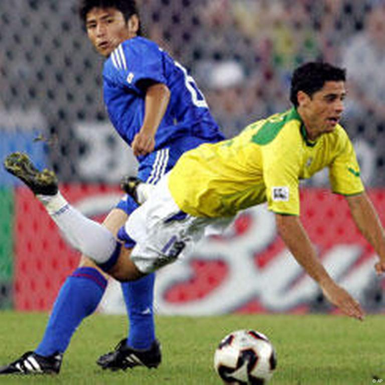 BRAZIL TEAM GROUP 2005.RONALDINHO + ADRIANO + GILBERTO SILVA +