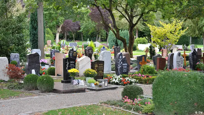 Deutschland Fotoreportage Kehl am Rhein Friedhof mit Grabsteine