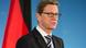 Berlin/ Aussenminister Guido Westerwelle (FDP) aeussert sich am Donnerstag (04.10.12) in Berlin waehrend eines Pressestatements vor Journalisten. Westerwelle warnt vor einer Verschaerfung des syrisch-tuerkischen Grenzkonflikts. "Jetzt geht es um Deeskalation", sagte Westerwelle am Donnerstag in Berlin und betonte: "Wir wollen Solidaritaet und Besonnenheit jetzt zum Massstab unseres Handelns machen." Die Tuerkei hatte nach einem Granatenbeschuss aus dem Nachbarland am Mittwoch mit Vergeltungsangriffen reagiert und diese am Donnerstag fortgesetzt. (zu dapd-Text) Foto: Clemens Bilan/dapd Berlin/ Aussenminister Guido Westerwelle (FDP) aeussert sich am Donnerstag (04.10.12) in Berlin waehrend eines Pressestatements vor Journalisten. Westerwelle warnt vor einer Verschaerfung des syrisch-tuerkischen Grenzkonflikts. "Jetzt geht es um Deeskalation", sagte Westerwelle am Donnerstag in Berlin und betonte: "Wir wollen Solidaritaet und Besonnenheit jetzt zum Massstab unseres Handelns machen." Die Tuerkei hatte nach einem Granatenbeschuss aus dem Nachbarland am Mittwoch mit Vergeltungsangriffen reagiert und diese am Donnerstag fortgesetzt. (zu dapd-Text) Foto: Clemens Bilan/dapd