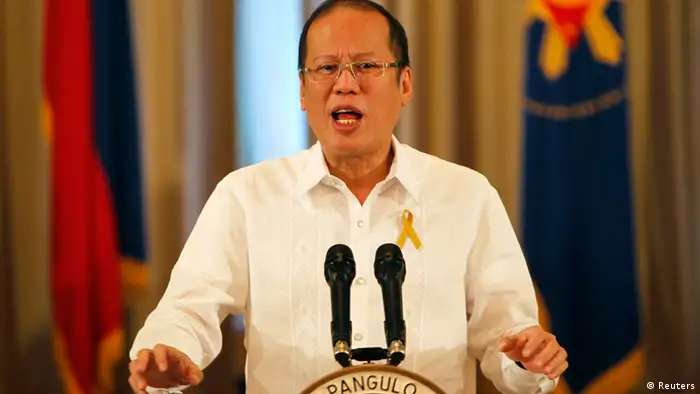 Source News Feed: EMEA Picture Service ,Germany Picture Service Philippine President Benigno Aquino delivers his speech on national television as his cabinet members listen, at the Malacanang palace in Manila October 7, 2012. The Philippine government and Muslim rebels have agreed a peace deal for the country's troubled south, Aquino announced on Sunday, signalling an end to a 40-year conflict that has killed more than 120,000 people and crippled the region's economy. REUTERS/Cheryl Ravelo (PHILIPPINES - Tags: POLITICS)