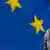 EU flag and pigeon (Photo: Francois Lenoir / Reuters)