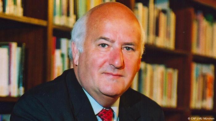 Porträt Prof. Dr. Dr. h.c. Werner Weidenfeld LMU München