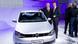 Martin Winterkorn (l), Vorstandsvorsitzender der Volkswagen AG, und Thomas Schmall (r), Vorsitzender der Volkswagen do Brasil, vor einem Fox (Foto: dpa) Martin Winterkorn (l), Vorstandsvorsitzender der Volkswagen AG, und Thomas Schmall (r), Vorsitzender der Volkswagen do Brasil, vor einem Fox (Foto: dpa)