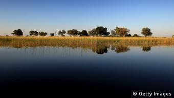 Anualmente, 10.000.000.000 m³ de água correm desde os planaltos de Angola até o delta do rio no Botsuana