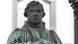 Das Denkmal für den deutschen Reformator Martin Luther (1483-1546) auf dem Marktplatz von Wittenberg, aufgenommen am 31.10.2006. (Foto: dpa) Das Denkmal für den deutschen Reformator Martin Luther (1483-1546) auf dem Marktplatz von Wittenberg, aufgenommen am 31.10.2006. (Foto: dpa)