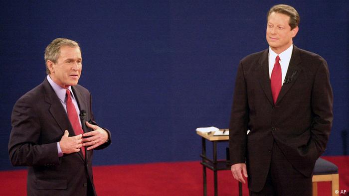 En el año 2000: el republicano George W. Bush (l) y el demócrata Al Gore eran los candidatos entonces.