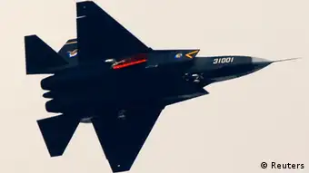 China Militär Kampfflugzeug J-31 Tarnkappenbomber Guying