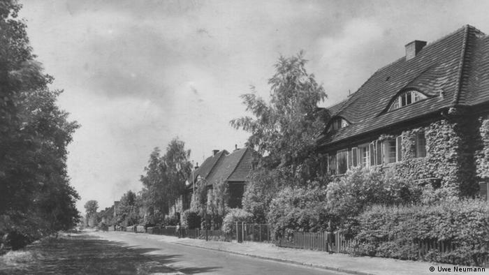 Die Eichkampstraße in den 1930er Jahren, historische Postkarte (Foto: Uwe Neumann/Siedlerverein Eichkamp)