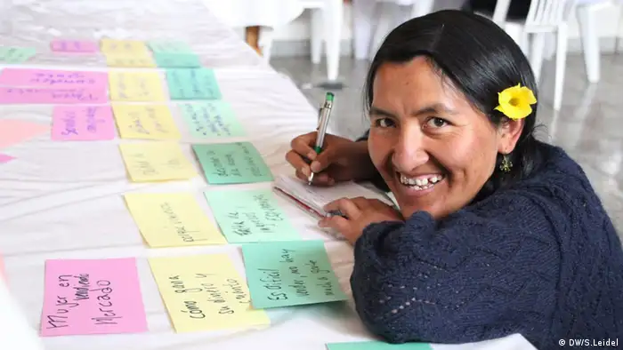 La periodista boliviana Dionicia Mamani durante un curso de la DW Akademie.