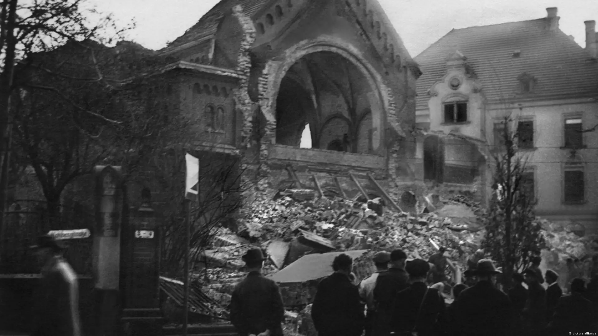 G1 > Mundo - NOTÍCIAS - Judeus recuperam maior sinagoga da Alemanha