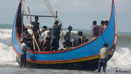 Flüchtlingsboot kentert vor Bangladesch