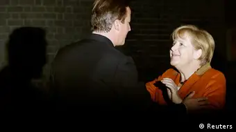 Angela Merkel doit dépenser beaucoup de force de persuasion pour convaincre David Cameron au sujet de l'UE