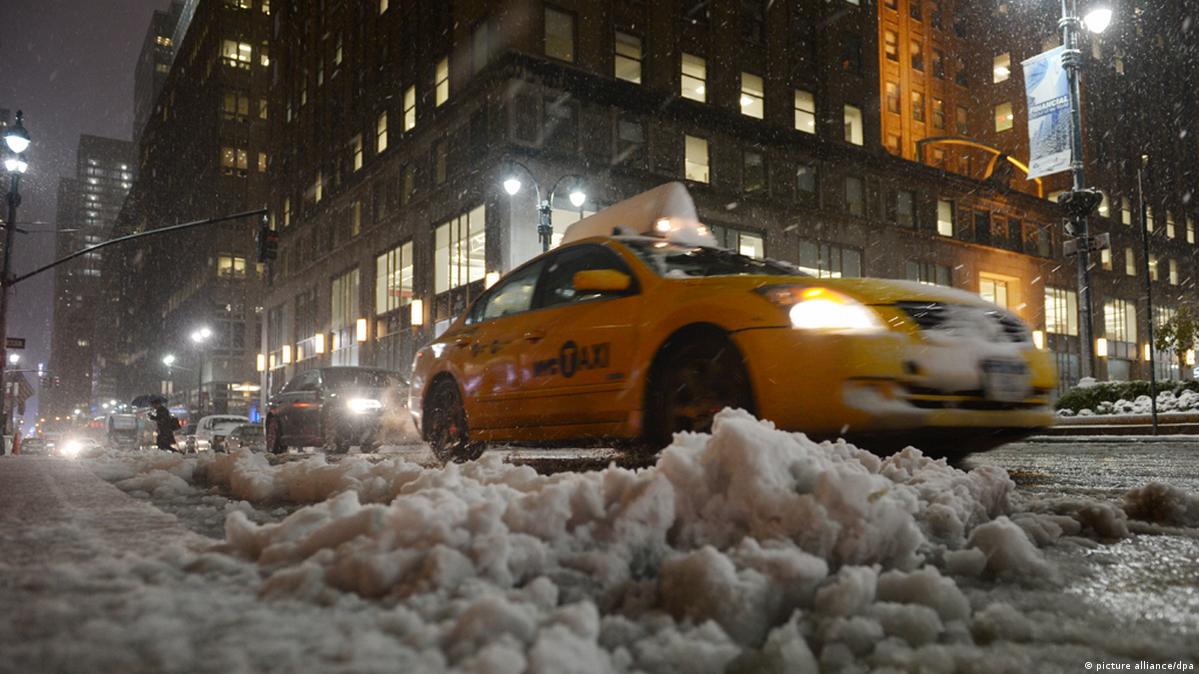 New storm blankets NY recovery DW 11/08/2012